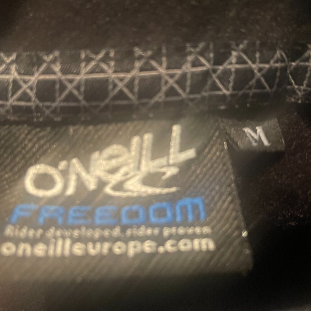 PA7011- O’Neill Freedom Series Snow Pants  Ultratech 5000  Gray Plaid Medium - Picture 2 of 10